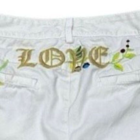 JW Los Angeles Short Capris Womens Size 4 White Low Rise Embroidered Floral Love - Picture 3 of 12